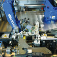 KLEINIG engineering dodala montážnu bunku s dvoma robotmi Motoman